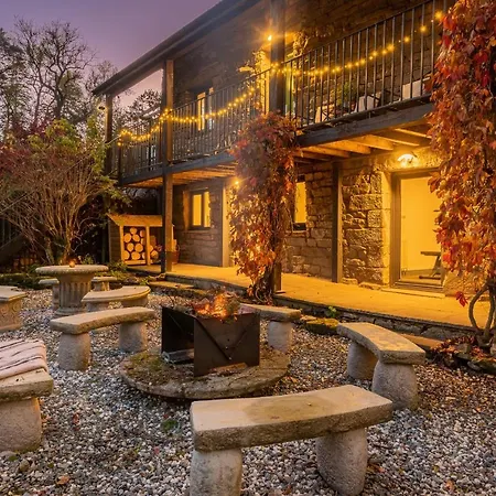 בית נופש The Waterfall Retreat פנרית'