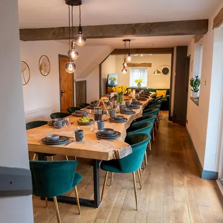 The Waterfall Retreat בית נופש *