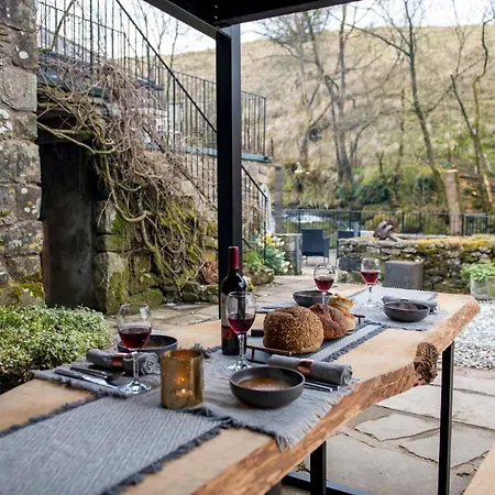 The Waterfall Retreat 度假居 彭里斯