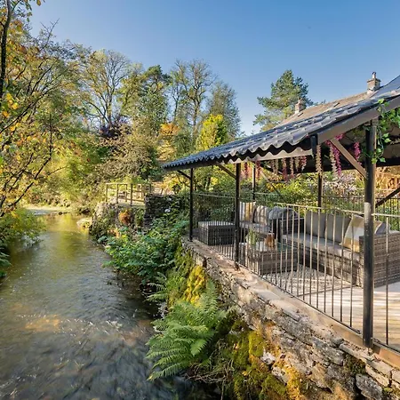 The Waterfall Retreat 彭里斯