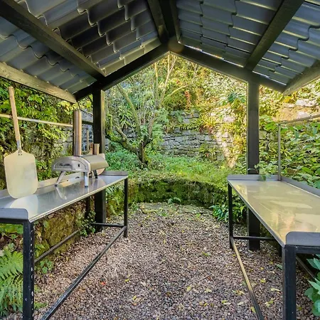 בית נופש The Waterfall Retreat פנרית'