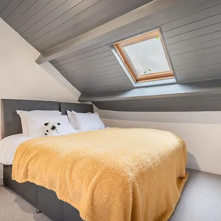 The Waterfall Retreat פנרית'