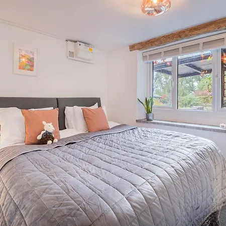 The Waterfall Retreat בית נופש *