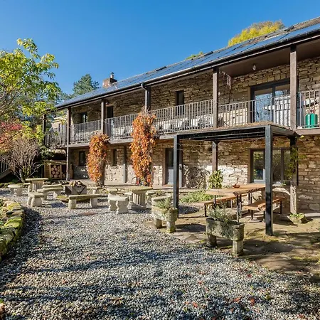 The Waterfall Retreat 彭里斯