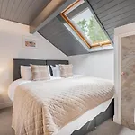 Holiday home The Waterfall Retreat *